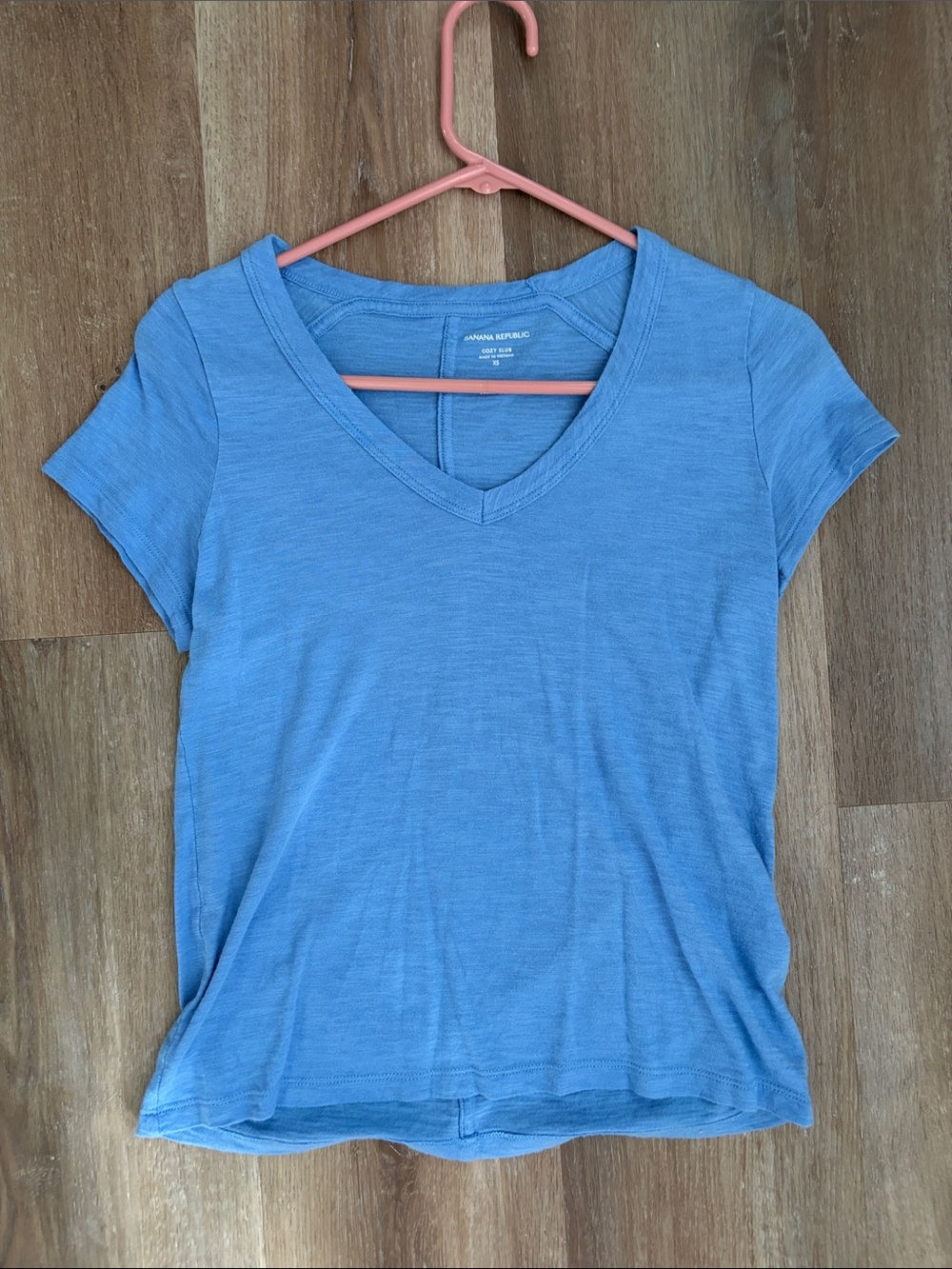 Banana Republic Blue V-Neck Short Sleeve Tee